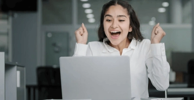 office arab woman happy